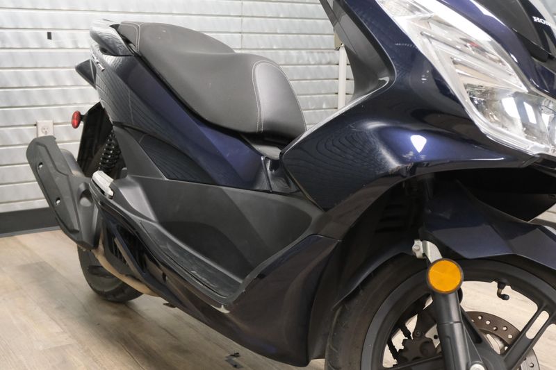USED 2018 HONDA PCX 150 Image 10