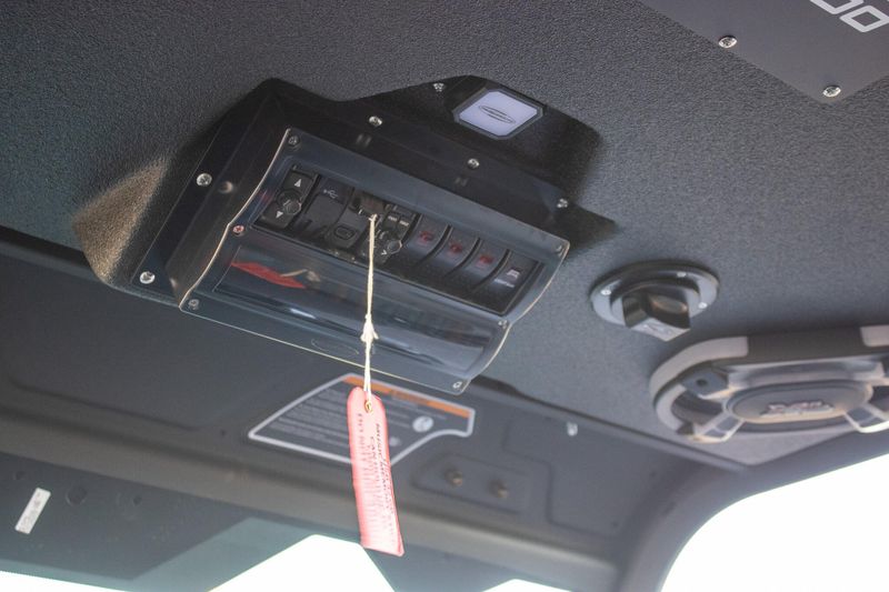 NEW 2026 CAN-AM DEFENDER MAX XT HD11 WITH 1025 INCH TOUCHSCREEN Image 24