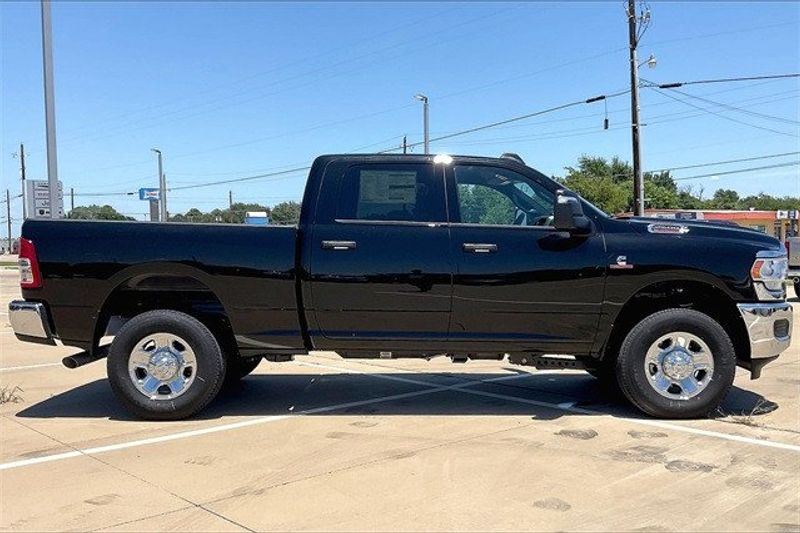 2024 RAM 2500 Tradesman Crew Cab 4x4 6