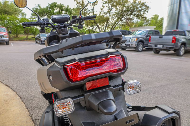 NEW 2026 YAMAHA ZUMA 125 Image 2
