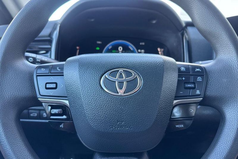 Used 2025 Toyota Camry LEImage 21
