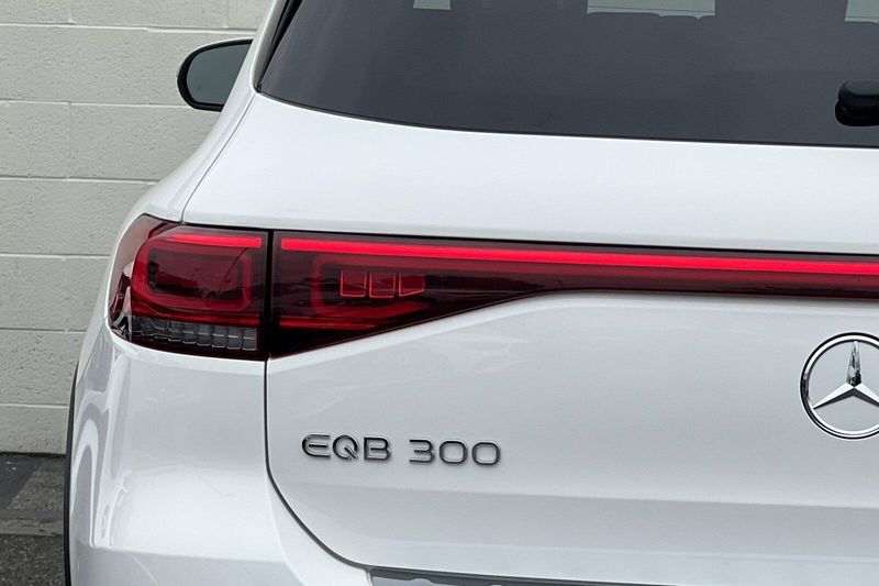2023 Mercedes-Benz EQB 300Image 34