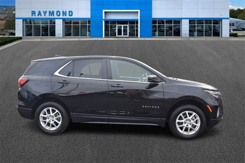 Used 2023 Chevrolet Equinox LTImage 2