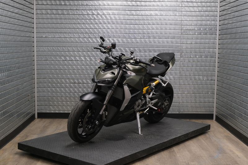 USED 2024 DUCATI STREETFIGHTER V2 Image 7