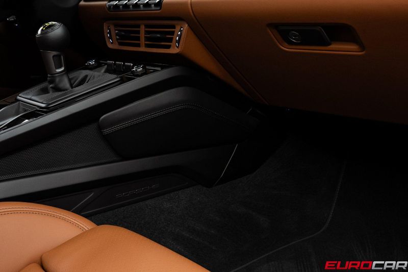 2026 Porsche 911 GT3 Touring *6-SPEED MANUAL * EXCLUSIVE INTERIOR*Image 40