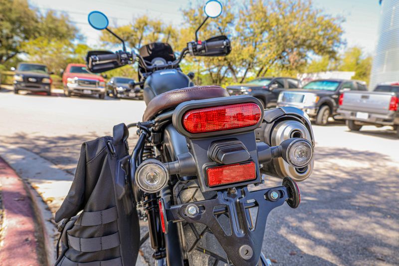 USED 2025 HONDA SCL 500 Image 10