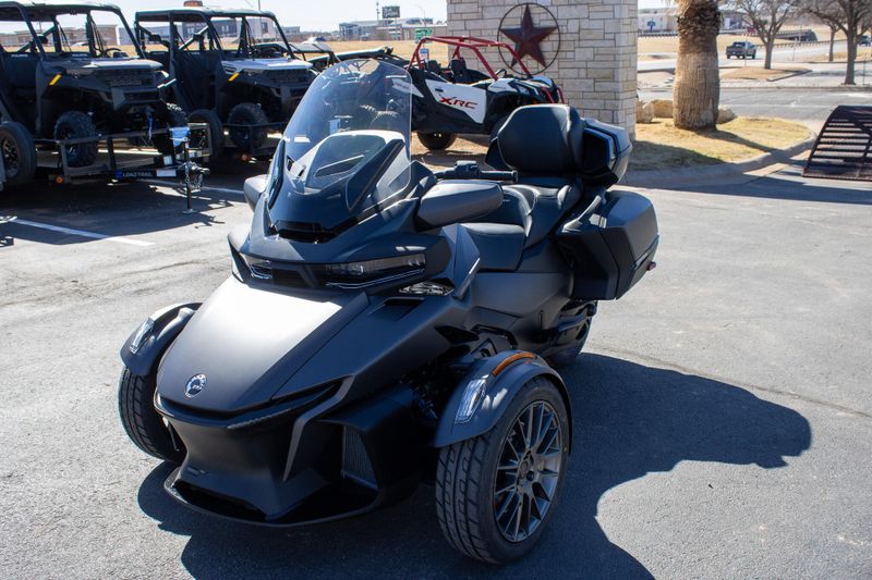 NEW 2026 CAN-AM SPYDER RT LIMITED Image 9