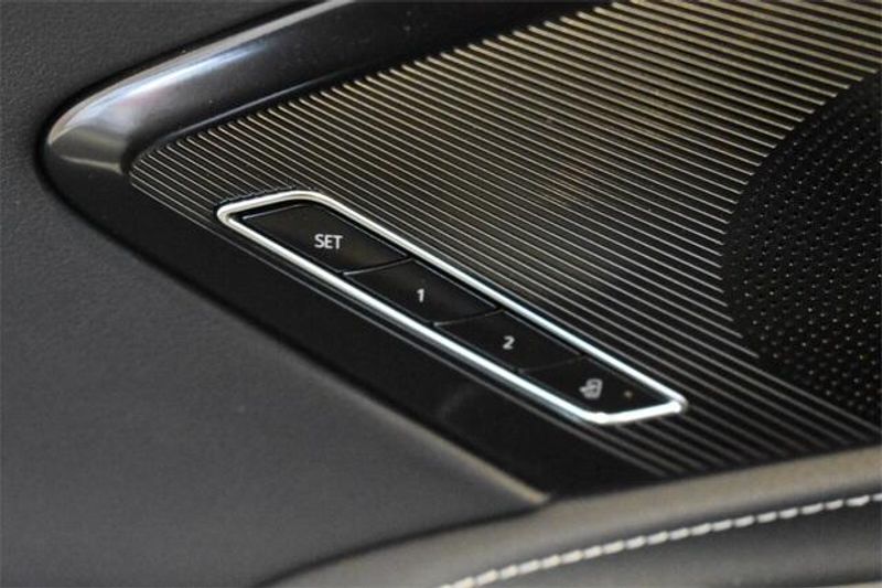 2025 Chevrolet Corvette E-RayImage 17