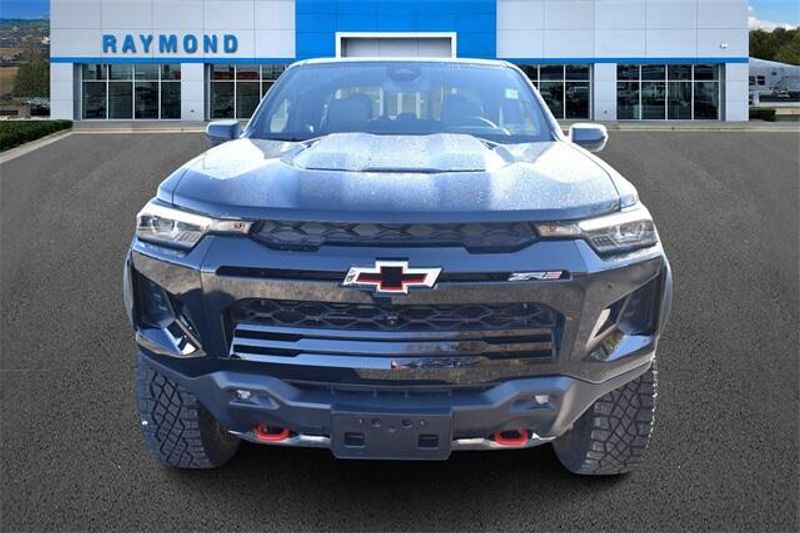 Used 2025 Chevrolet Colorado ZR2Image 8