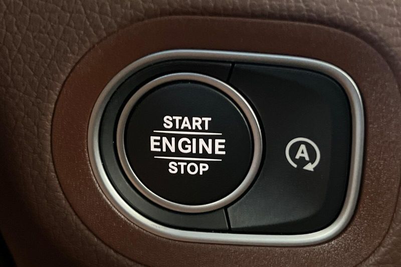2025 Mercedes-Benz GLS 450Image 28