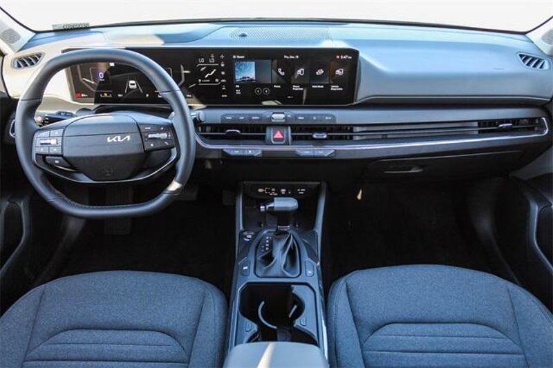 New 2025 Kia K4 EXImage 5
