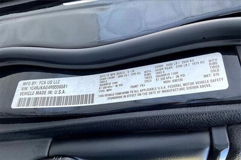 Used 2024 Jeep Grand Cherokee L AltitudeImage 32