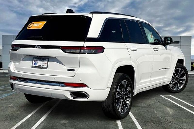 Used 2023 Jeep Grand Cherokee OverlandImage 13