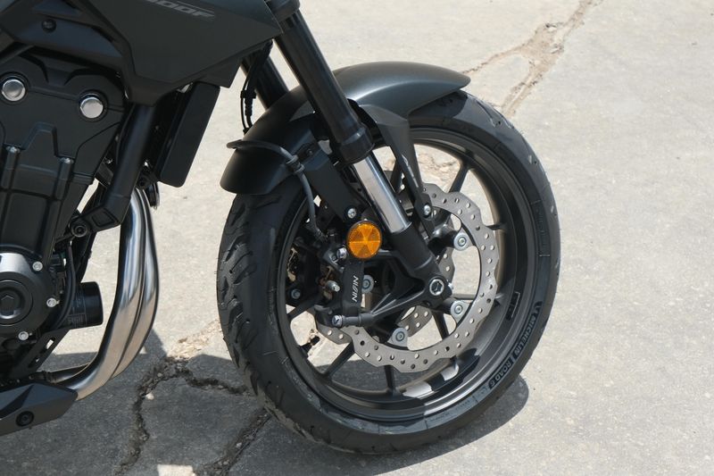 2025 Honda CB500F  MATTE BLACK METALLIC Image 18