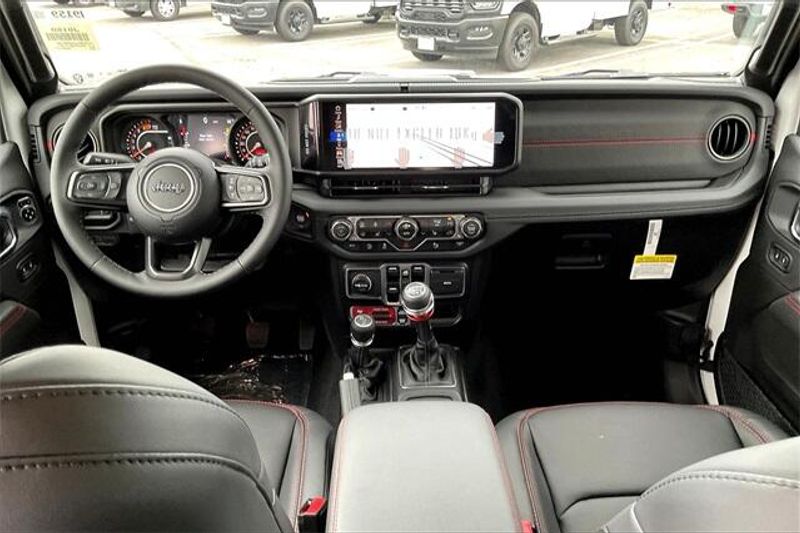 New 2025 Jeep Wrangler 4-door Rubicon XImage 4