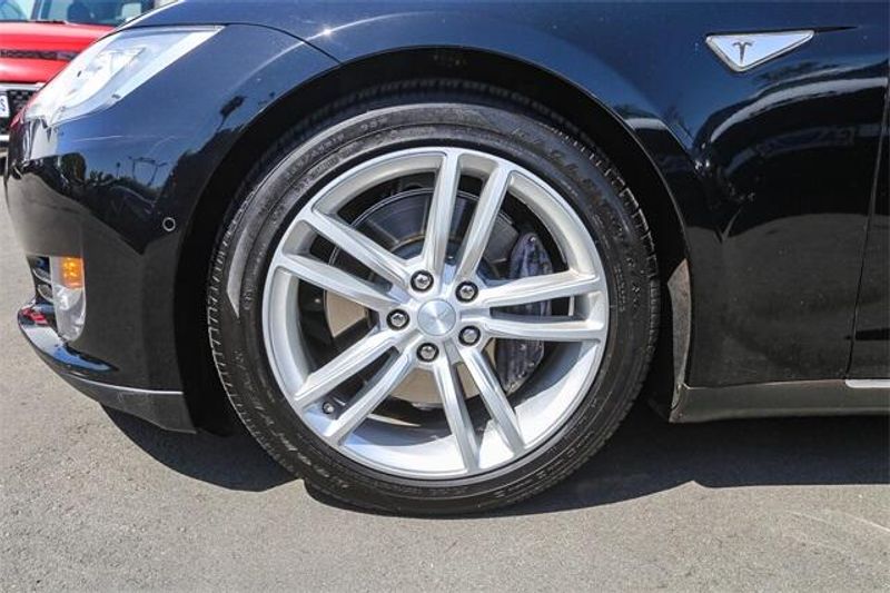 2015 Tesla Model S 70DImage 13