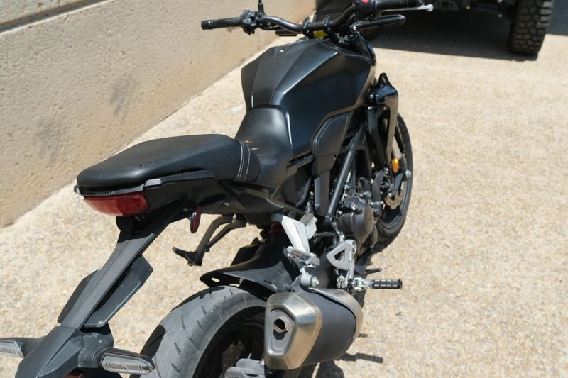 2024 Honda CB300R ABS BLACK Image 3