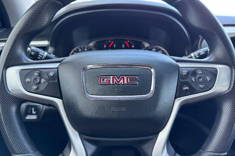 Used 2023 GMC Acadia SLEImage 22