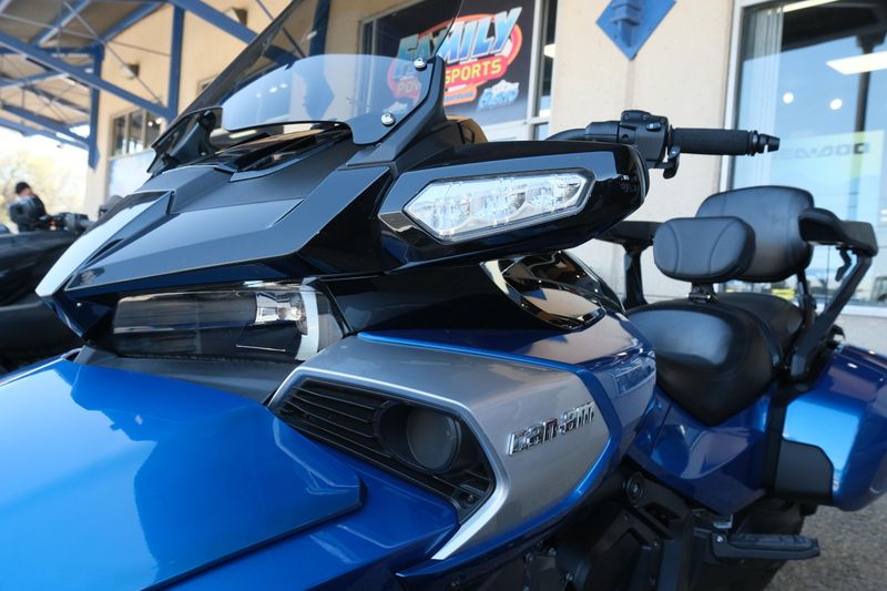 2018 Can-Am SPYDER F3T BLUEImage 28