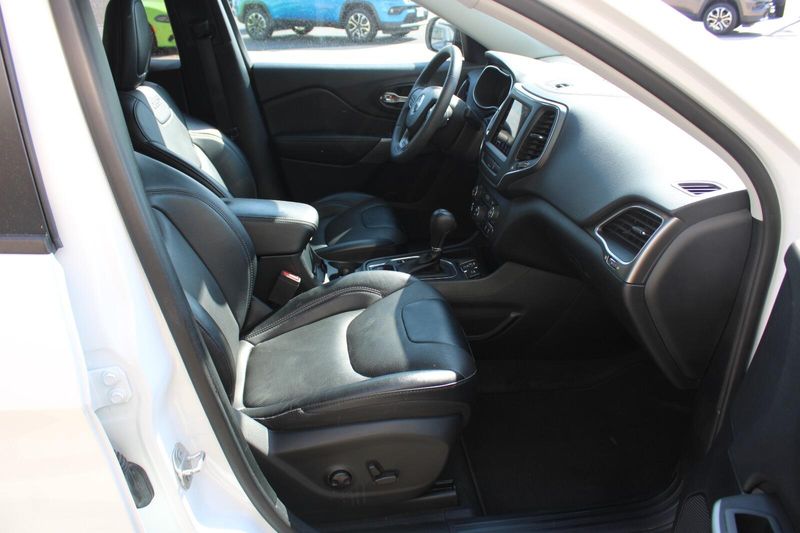 2022 Jeep Cherokee Latitude Lux photo 20