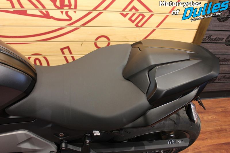2025 Triumph Daytona 660 Image 10