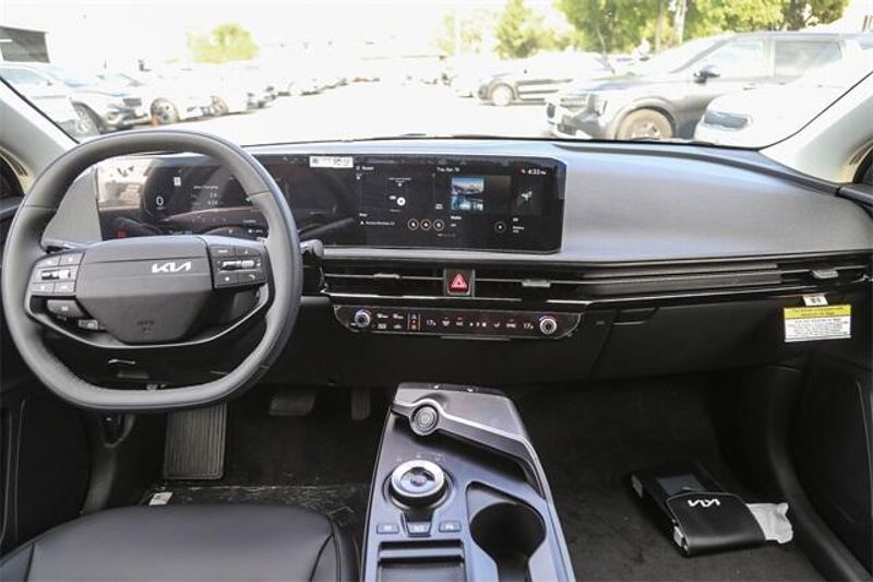 2025 Kia EV6 LightImage 5