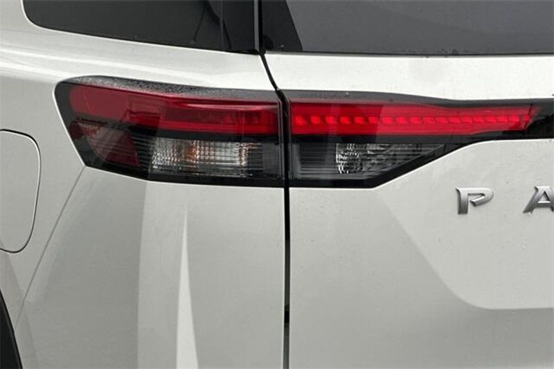 New 2025 Nissan Pathfinder SImage 23