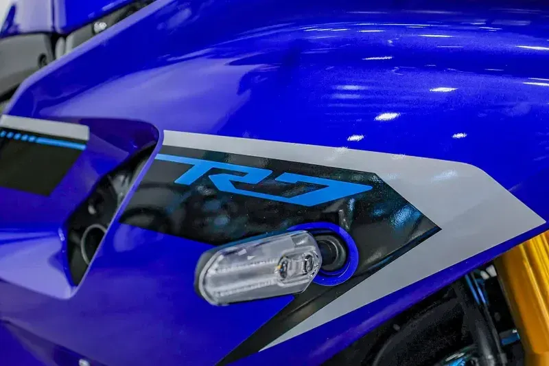 2025 Yamaha YZFR7 TEAM BLUE Image 14