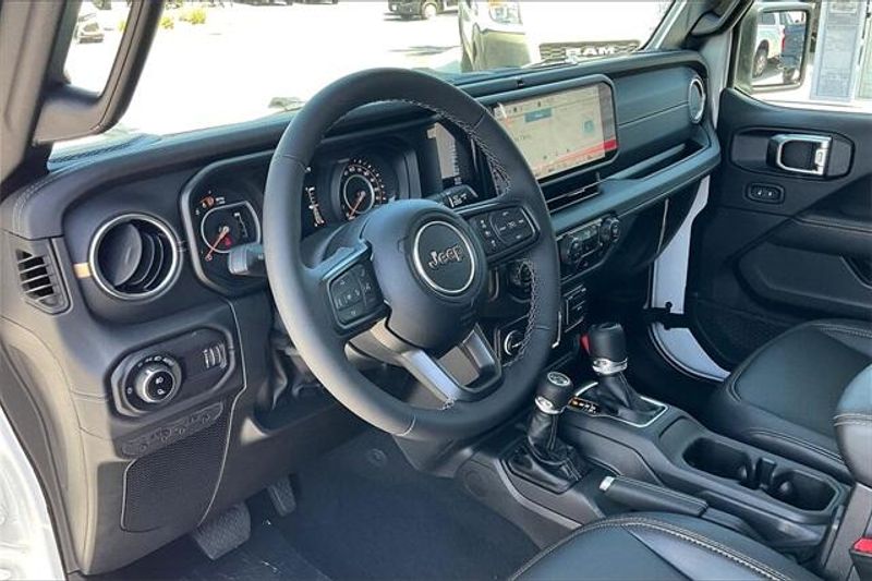 2025 Jeep Gladiator High Tide 4x4Image 6