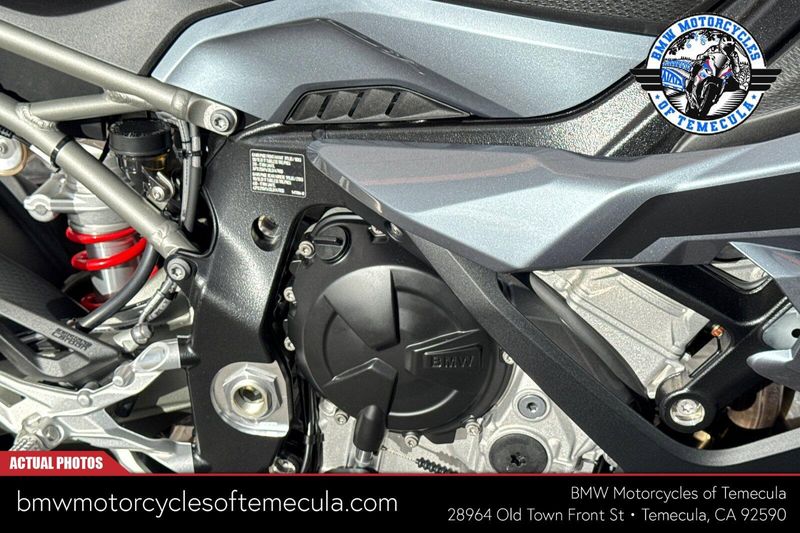 2026 BMW S 1000 RRImage 11