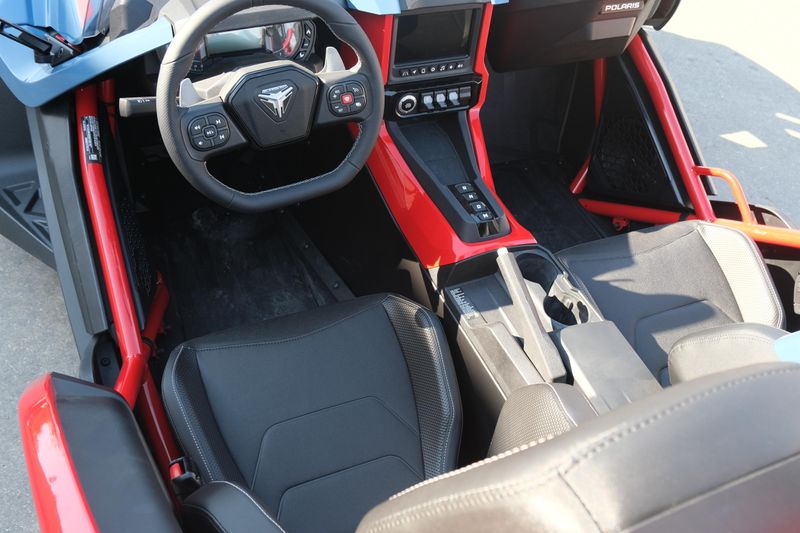 NEW 2025 POLARIS SLINGSHOT R AUTODRIVE Image 17