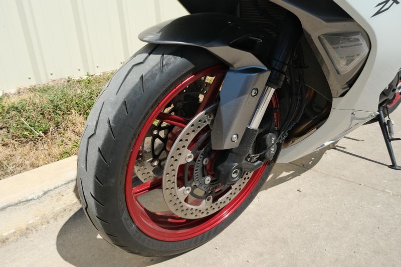 USED 2024 KAWASAKI NINJA ZX6R Image 17