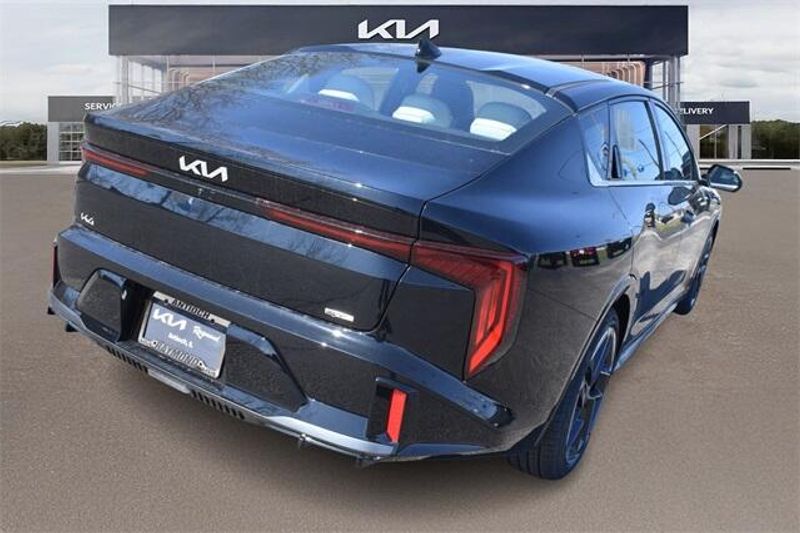 2025 Kia K4 GT-LineImage 3