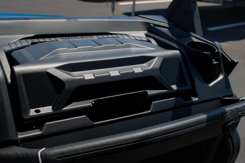 New 2025 Can-Am DEFENDER XT HD9 DUSTY NAVY Image 21