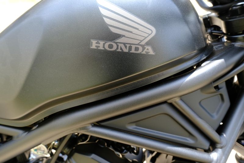 2025 Honda REBEL 300 MATTE BLACK METALLIC Image 18