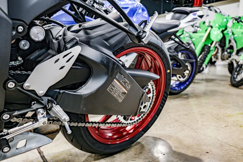 New 2025 Kawasaki NINJA ZX6R ABS Image 6