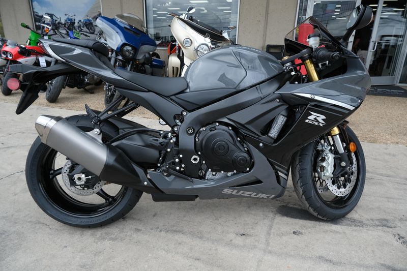 2025 SUZUKI GSXR750 in a BLACK exterior color. Family PowerSports (877) 886-1997 familypowersports.com 