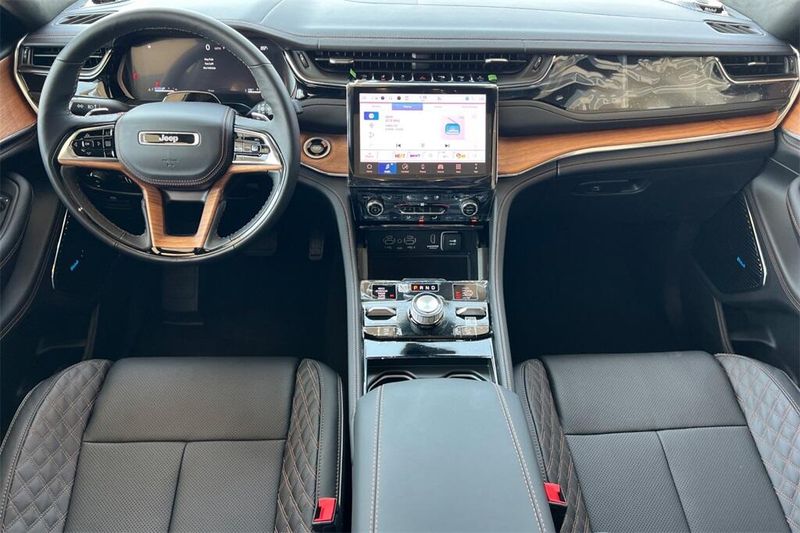 2025 Jeep Grand Cherokee L Summit Reserve photo 13