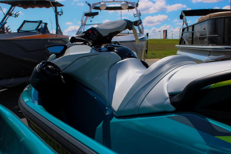 2025 SEADOO GTI SE 130 WITH SOUND SYSTEM IDF TEAL BLUE AND MANTA GREEN Image 16