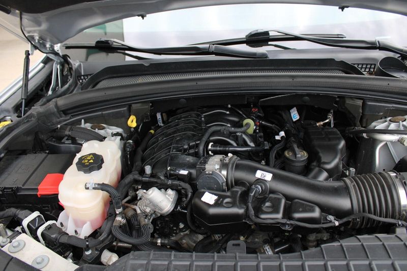 2023 Jeep Grand Cherokee L photo 4