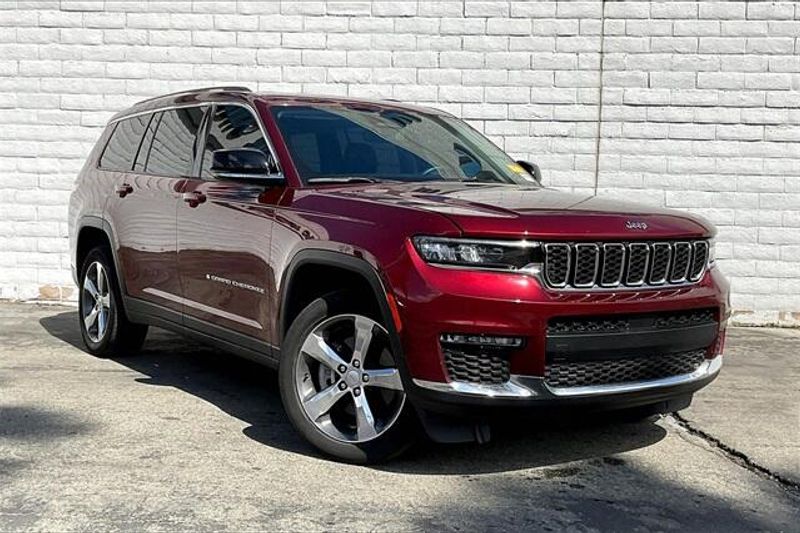 2021 Jeep Grand Cherokee Limited photo 2