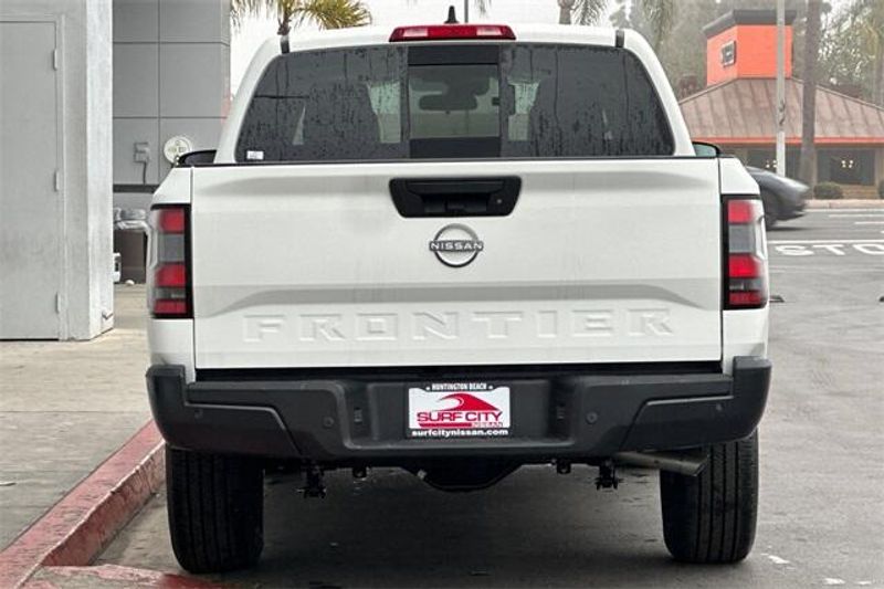 New 2025 Nissan Frontier SImage 4