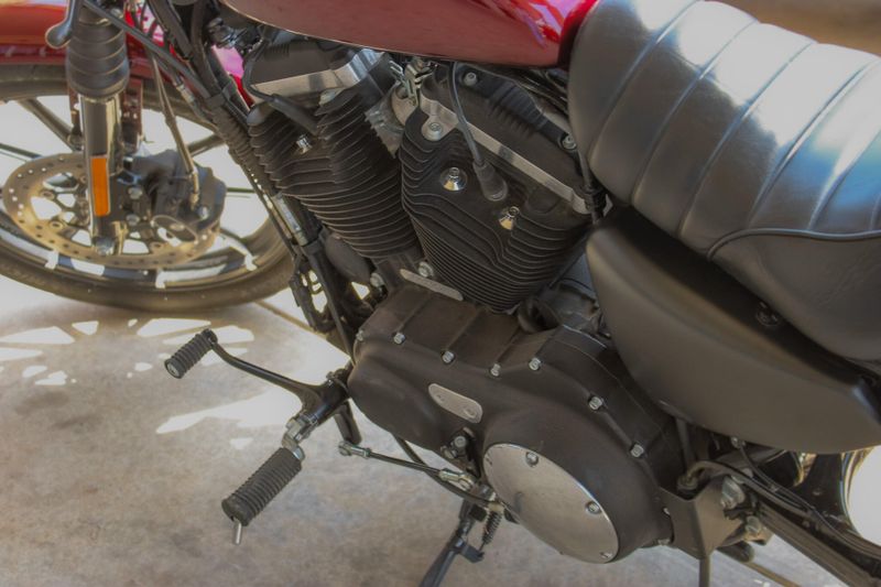 2017 HARLEY SPORTSTER IRON 883 Image 11