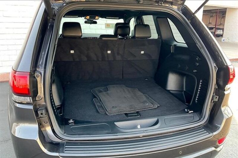 2021 Jeep Grand Cherokee Laredo XImage 34