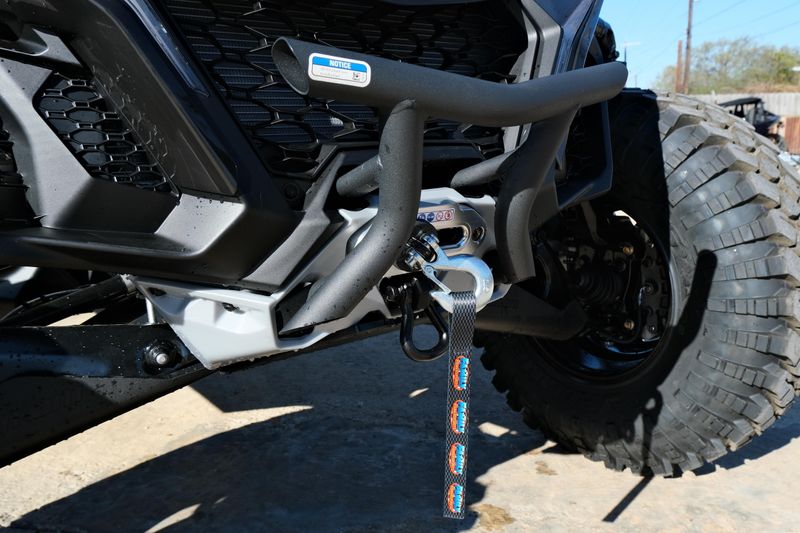 NEW 2026 CAN-AM MAVERICK R MAX X RC WITH SMARTSHOX 999T DCT Image 12