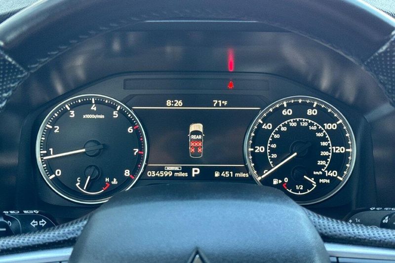 Used 2025 Mitsubishi Outlander SEImage 24