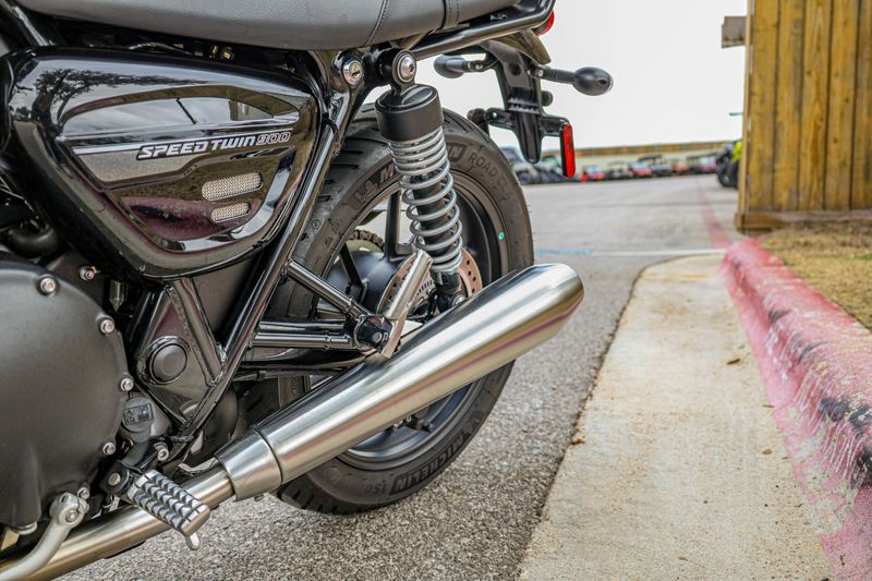 USED 2023 TRIUMPH SPEED TWIN 900 Image 6