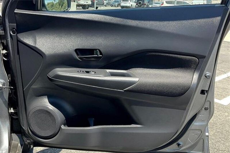 Used 2024 Nissan Kicks SImage 23