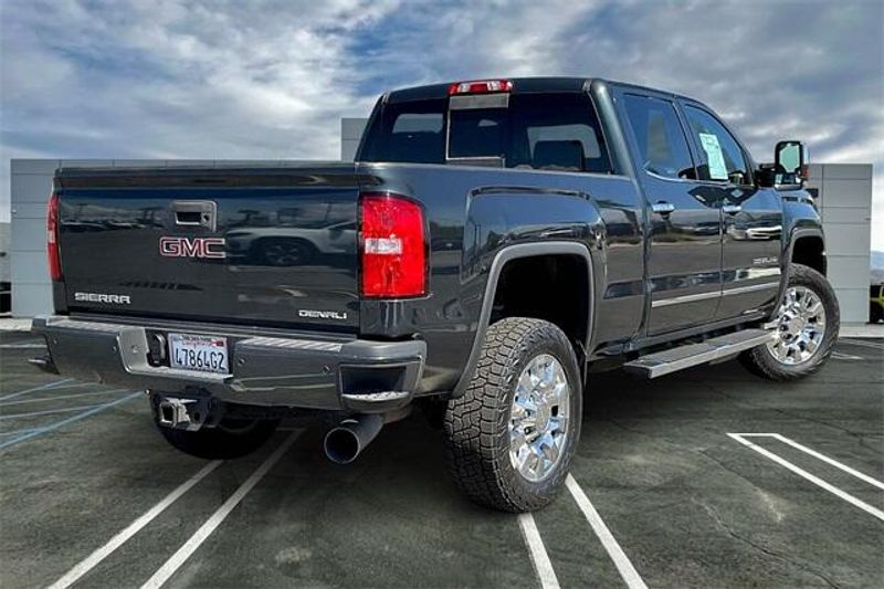 Used 2017 GMC Sierra 2500HD DenaliImage 13