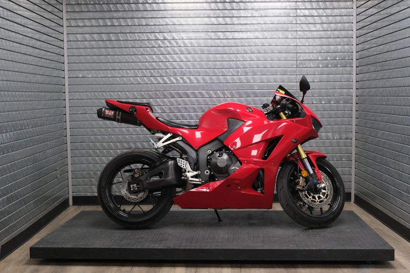 USED 2021 HONDA CBR600RA Image 2